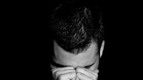 راحة النفوس: هل‭ ‬أقطع‭ ‬صلتي‭ ‬بوالدي‭ ‬الذي‭ ‬يتاجر‭ ‬في‭ ‬الخمر؟‭