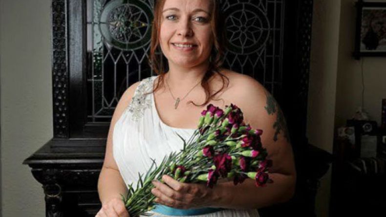 في عيد ميلادها الأربعين.. إنجليزية تقرر الزواج من دون عريس!