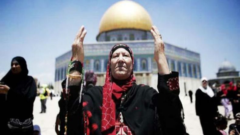 المرأة المقدسية.. نافذة الروح لعبق التاريخ