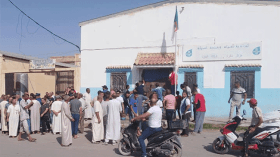 مواطنون يغلقون مدخل “الجزائرية للمياه” بجدار إسمنتي في مقرة بالمسيلة