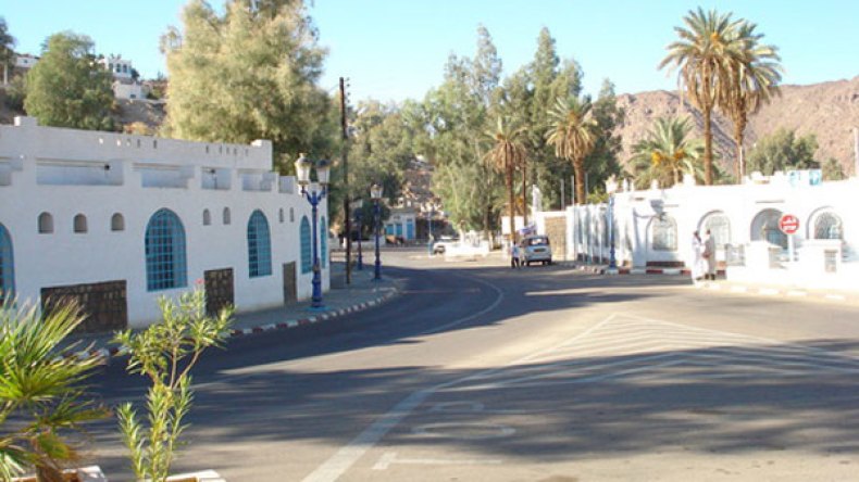 قرارات غلق المحلات التجارية مؤجلة إلى إشعار آخر بجانت