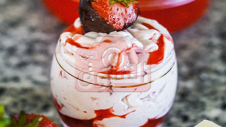 كريمة الفراولة بالشكولاطة البيضاء