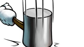 شاب ينهال على رأس إمام بمطرقة حديدية وهو ساجد بعين فكرون