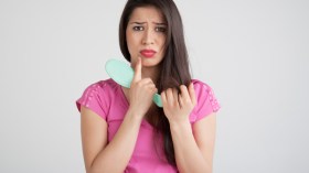 كوني مصففة شعر محترفة دون الاستعانة بأحد