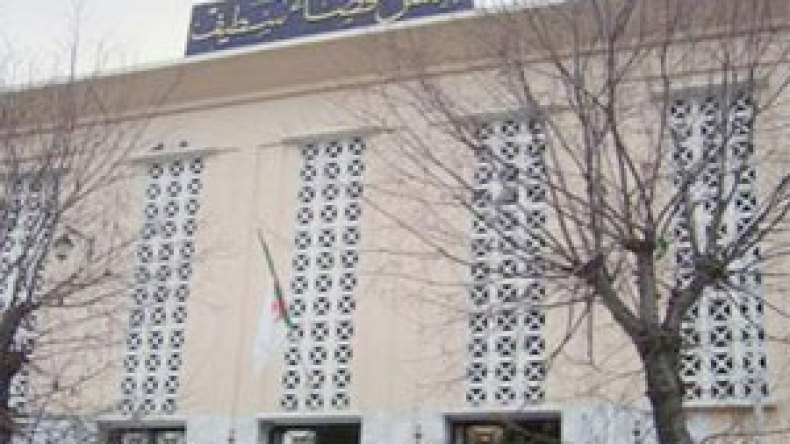 إيفواري‮ ‬ينصب‭ ‬على‭ ‬شخصين‭ ‬ويسلبهم‭ ‬100‭ ‬مليون‮ ‬بسطيف