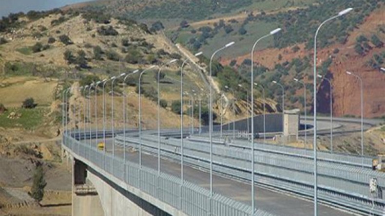 تسليم شطر الأخضرية – البويرة من الطريق السيار قبل رمضان