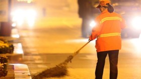 مليونيرة صينية تعمل في النظافة !