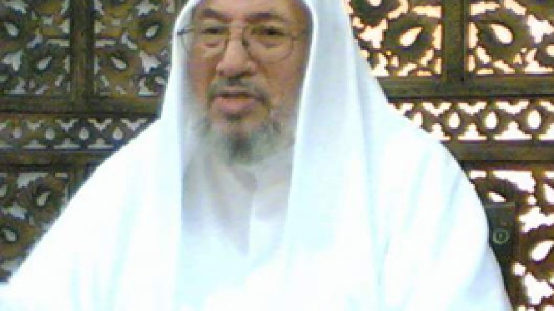 القرضاوي: لا تنتخبوا العلمانيين والكفرة بمصر