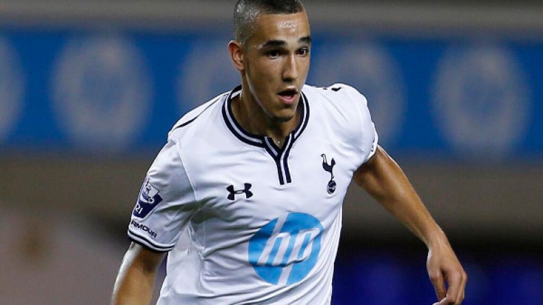 عنتر يحيى: على بن طالب إعلان نية الدفاع عن الجزائر