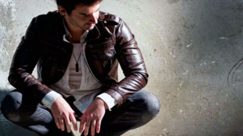 أغار من أبنائي وزوجتي السبب!