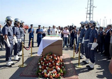 Recueillement émouvant et intime sur la dépouille de feu Mohamed Mechati