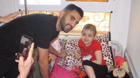 محرز يزور دار العجزة والأطفال مرضى السرطان بوهران ويكرم أبطال دورة “راديوز”