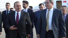 وزير الخارجية التركي يصل الجزائر
