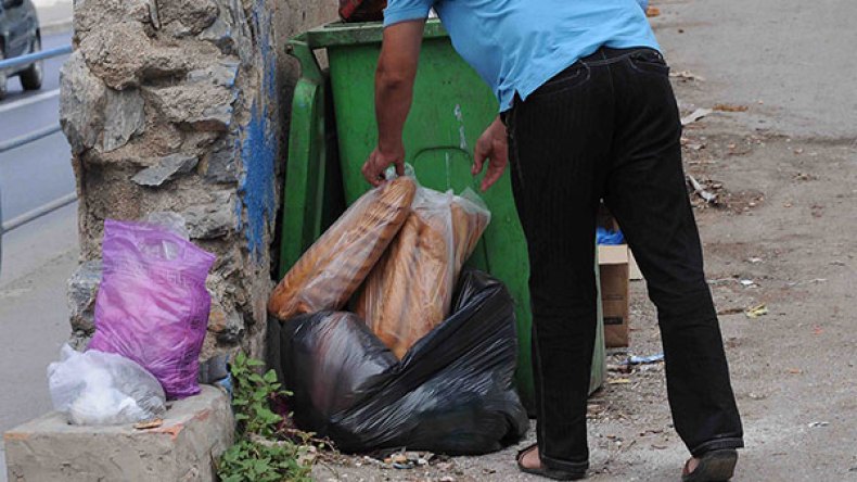 حملة تحسيسية لمحاربة الرمي العشوائي للخبز في رمضان