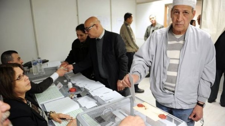 تولوز بفرنسا تشهد إقبالا من الناخبين الجزائريين