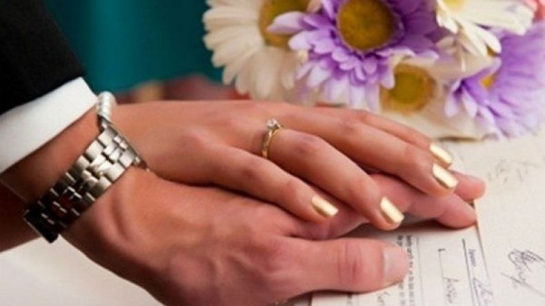 تحرير العقود لدى الموثق.. حفظ للحقوق أم انتقاص للثقة؟