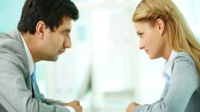 أخصائيون نفسانيون: التواصل بالأعين لديه تأثير المخدّر