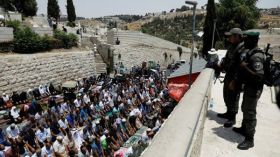 منع شباب فلسطين من دخول الأقصى لأداء صلاة الجمعة!