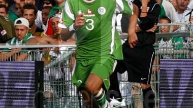 Algerian player Nadir Belhadj celebrated his wedding in Oran