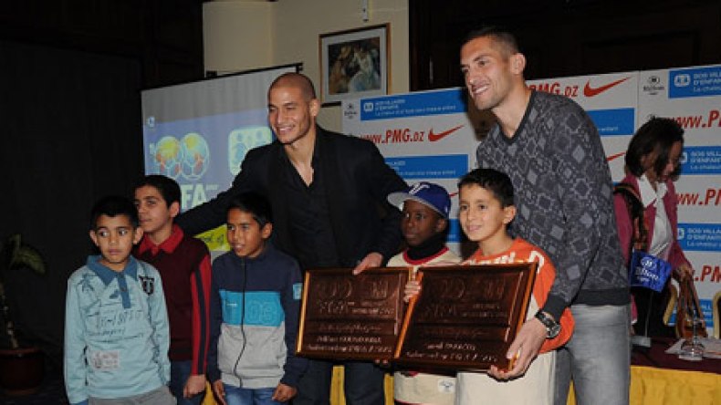 ڤديورة وبوزيد سفيرا الفيفا لدى قرية الطفولة المسعفة بدرارية