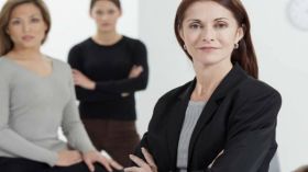 النساء الموظفات يفضلن العمل تحت إدارة الرجال!