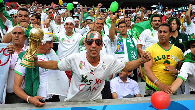 مناصرون‮ ‬يبقون في‮ “‬كومبوريو‮” ‬دون أي‮ ‬معلومات عن برنامج رحلتهم‮ ‬