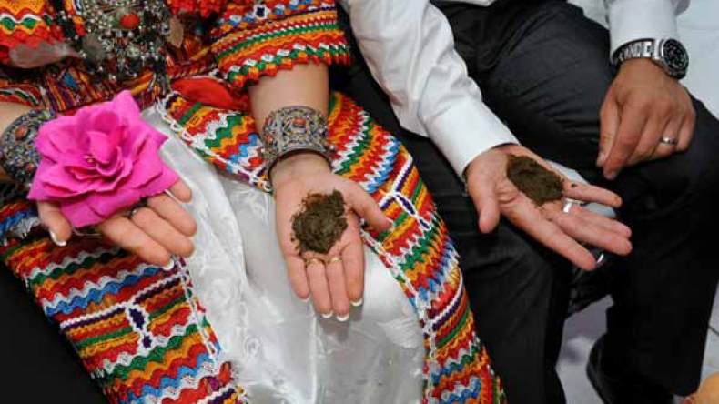 زواج جماعي للعمال الأتراك بفتيات القبائل
