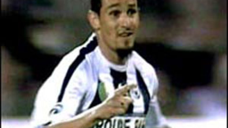 طويل يغادر رسميا وفاق سطيف