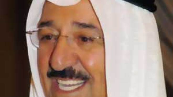 أمير الكويت يصدر مرسوما بقبول استقالة الحكومة