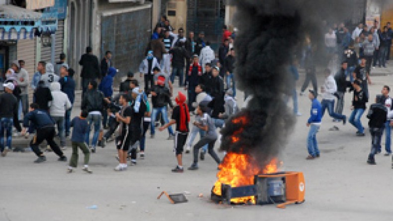 إصابات وتوقيف 25 شخصا في مواجهات بسطيف