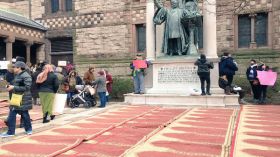 بسبب قرار ترامب منع السفر.. كنيسة أمريكية تقيم صلاة العصر!