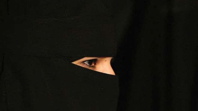 سعودي يتعرّض للسجن والجلد لأنّه “عضّ” زوجته!