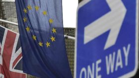 خروج بريطانيا من اليورو يحتاج أكثر من عامين