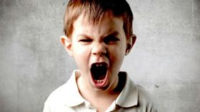 طفلي المطيع المؤدب أصبح عصبياً بذيء اللسان!