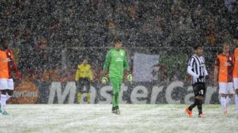 رابطة أبطال أوروبا: نجاة أولمبياكوس والثلوج تؤجل قمة إسطنبول