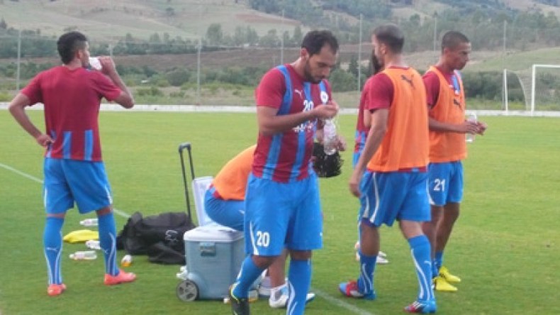 المنتخب الليبي يفوز بصعوبة على نادي منزل بورقية