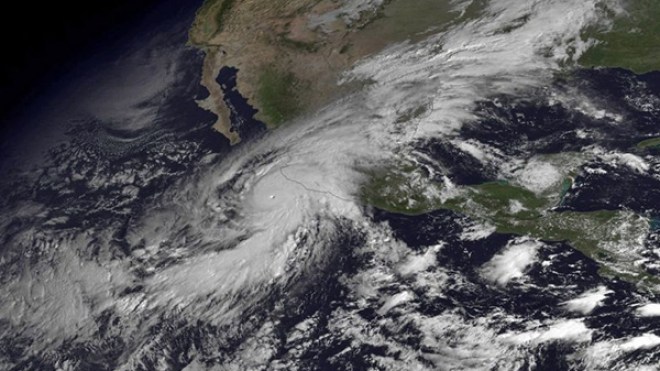 باتريسيا أعنف إعصار على الإطلاق يجتاح المكسيك