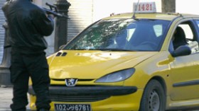 جزائريون‭ ‬عائدون‭ ‬من‭ ‬تونس: قناصة‭ ‬بن‭ ‬علي‭ ‬ارتكبوا‭ ‬مجازر‭ ‬فضيعة‭ ‬