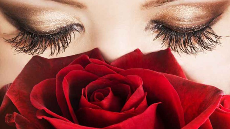 جمال المرأة.. مصدر الإلهام الدائم