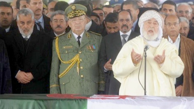 مكالمة‭ ‬الملك‭ ‬التي‭ ‬أمرت‭ ‬بانسحاب‭ ‬الوفد‭ ‬المغربي‭ ‬من‭ ‬جنازة‭ ‬بن‭ ‬بلة