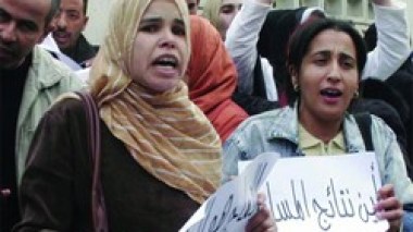 24 000 employés de l’Education menacent de paralyser le secteur : les « économes » montent au créneau