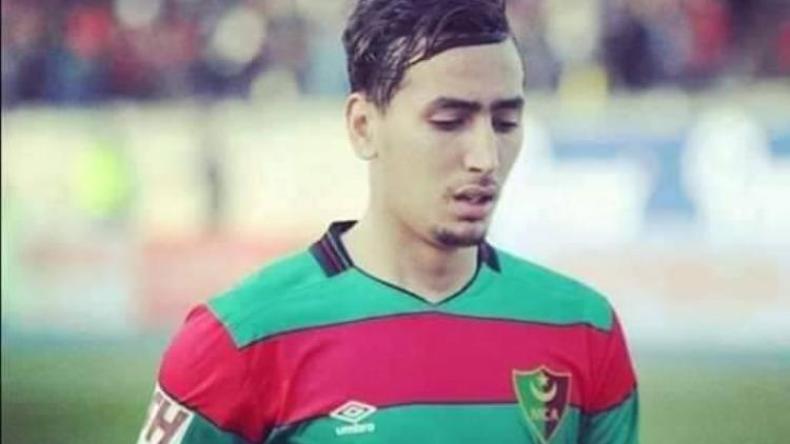 مولودية الجزائر يفسخ عقد لاعبه عبد الله المؤذن
