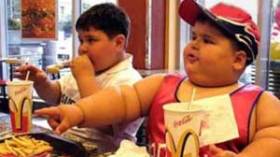 الإفراط في الأكل يسبب أمراض السكر والقلب