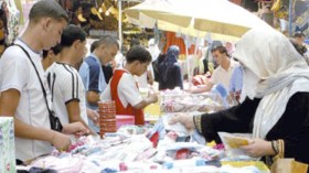 باعة الطاولات الفوضويين يعودون إلى النشاط