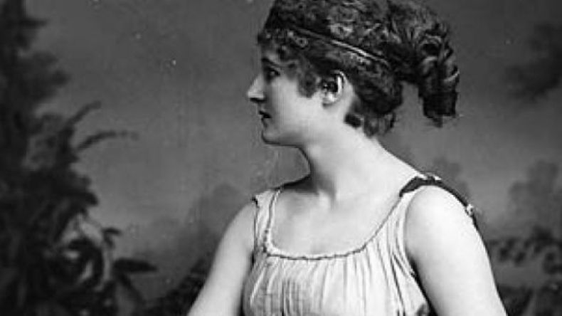 حرّرت العقول من الكهنوت الكنسي وأنعشت العلوم التجريبية والفكرية