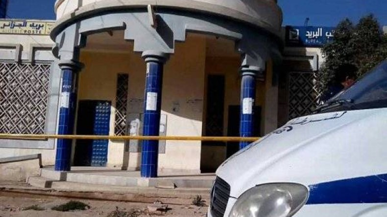 لصوص يتسللون إلى مكتب بريد بتبسة عبر ثقب في جداره