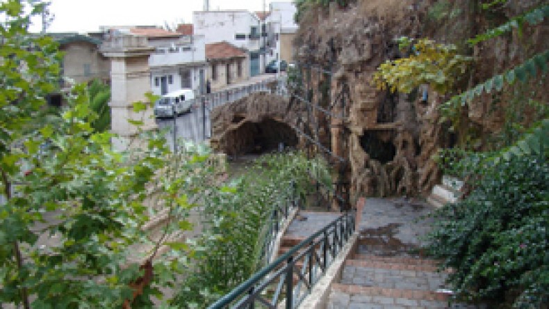 مغارة سيرفنتس بالعاصمة من معلم سياحي إلى مزبلة عمومية