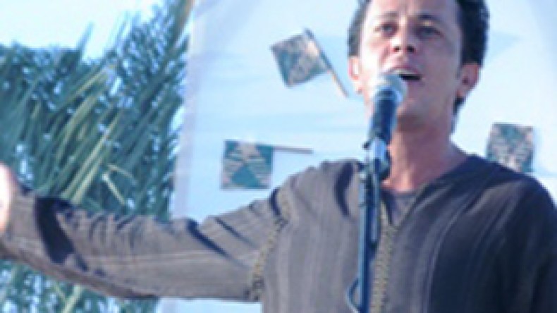 الطبيب‭ ‬الليبي‭ ‬عبد‭ ‬الحكيم‭ ‬فنوش‭ ‬يكشف‭ ‬للشروق‮: أنقذونا‭…‬‮ ‬مجازر‭ ‬القذافي‭ ‬فاقت‭ ‬جنونه‭ ‬والعالم‭ ‬صامت