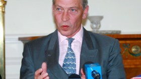 المستشار العسكري لدايفيد كامرون يؤكد: بالجزائر إمكانات هامة لمكافحة الإرهاب في الساحل