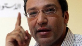 بدء محاكمة رئيس تحرير “الدستور” بتهمة إهانة مرسي